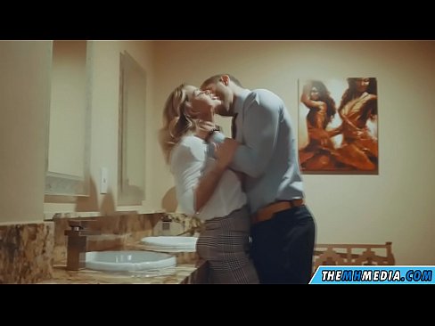 ❤️ Nalika pirang semok seduces sampeyan ing toilet umum ❤️❌  Seks ing jv.amourpassionfever.ru ️❤